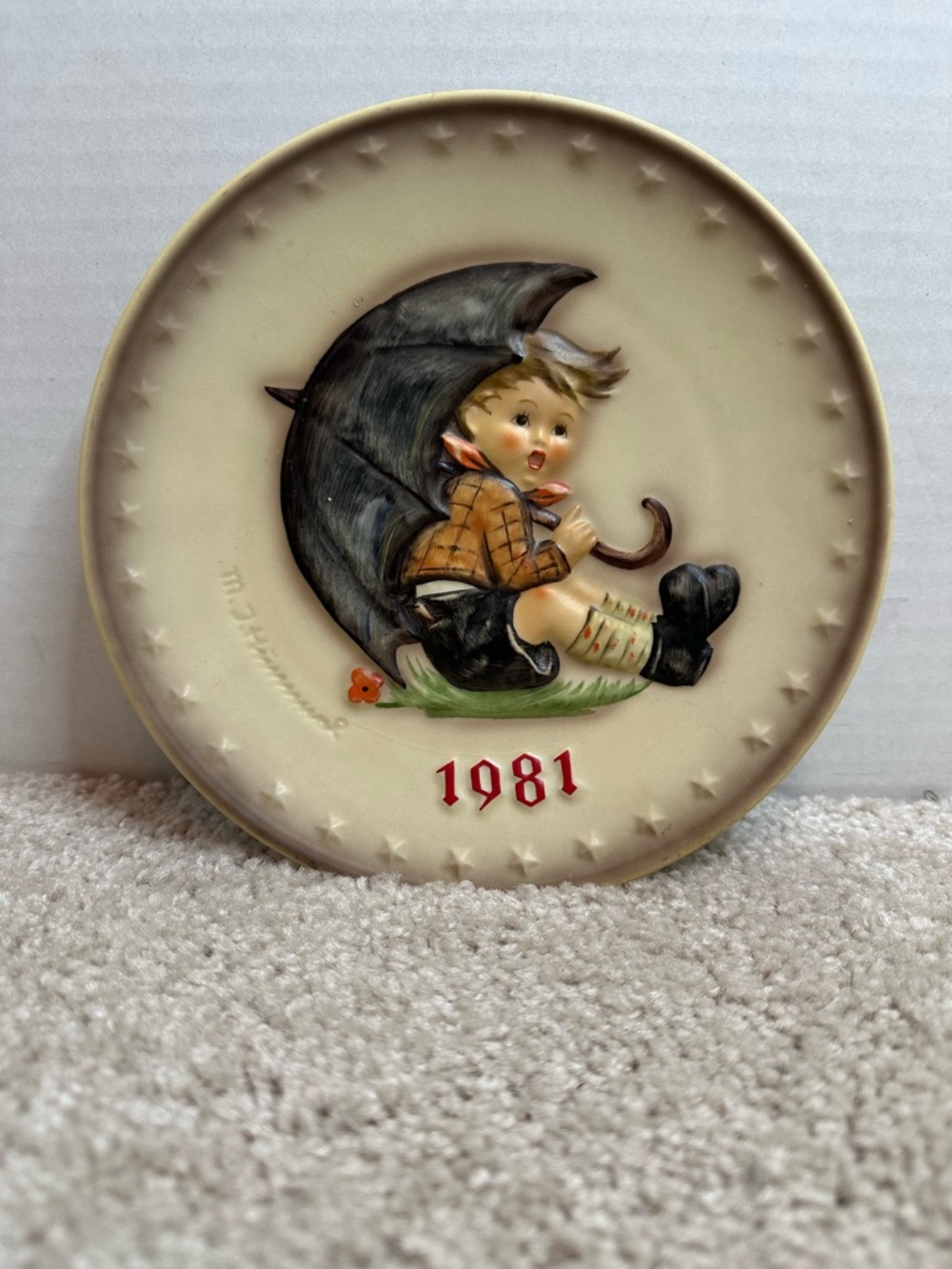 Goebel Decorative Plate Hummel with Black Umbrella and Boy, 1981